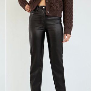 Aritzia Melina Pants in Size 6, Black